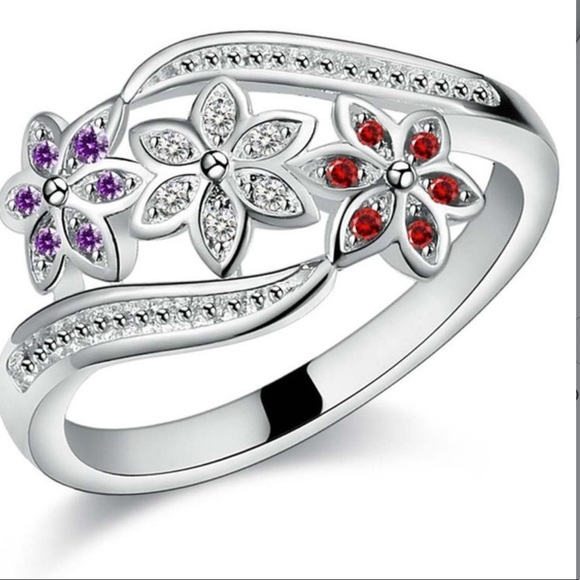 Jewelry - New 925 silver ring size 8 with 3 flower