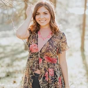 Meet your Posher, Alexis