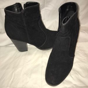 Black heeled Booties