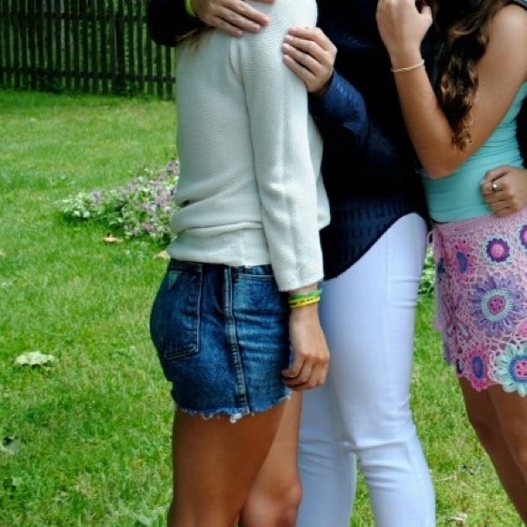 90's Georges Marciano GUESS Cut Off Jean Shorts - Picture 5 of 5