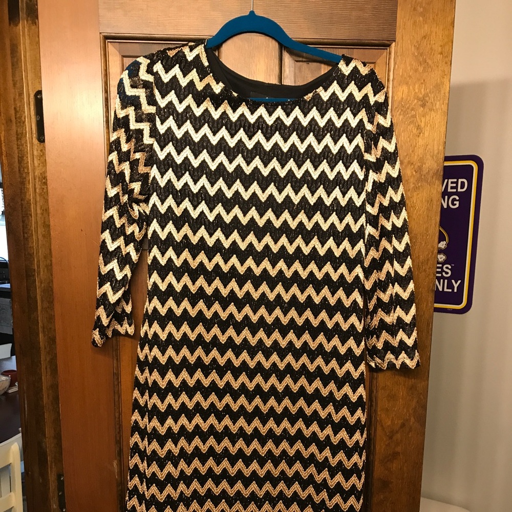 Ronni Nicole black/gold shimmer lace