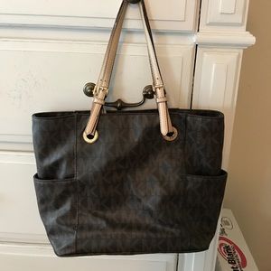 Authentic Michael Kors shoulder bag