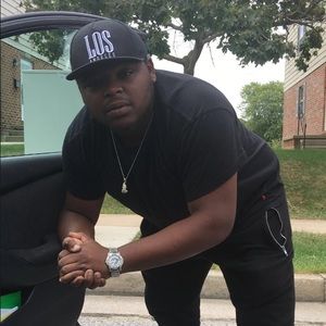 Meet your Posher, Louis