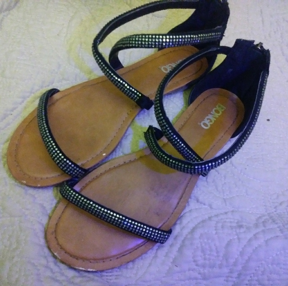 Cute studded sandals 👡