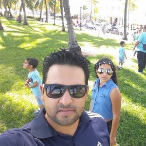 Meet your Posher, Luis enrique