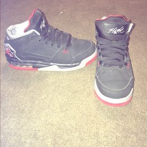 Kids Jordan's size 7Y