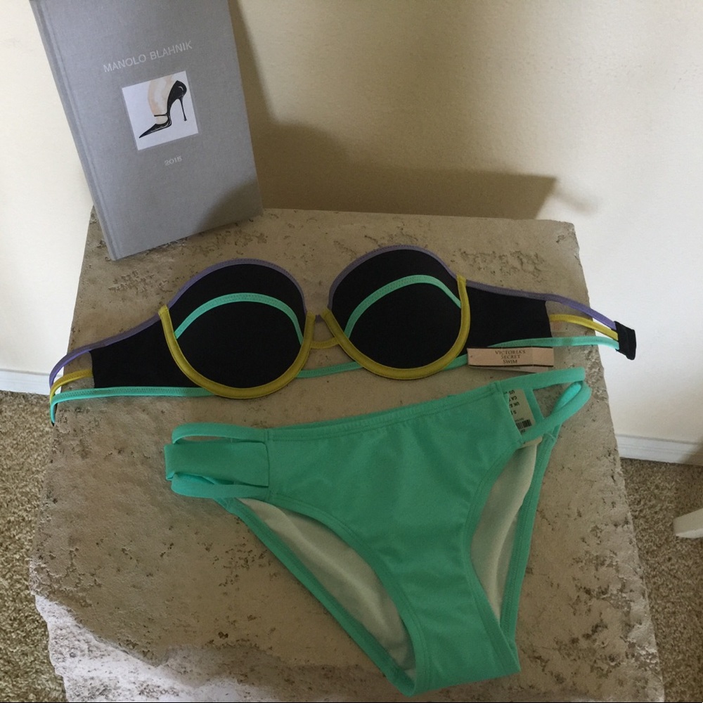 Victoria's Secret bikini 👙