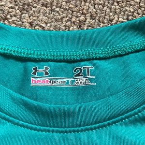 2T Under Armor shirt. NO HOLES, NO TEARS