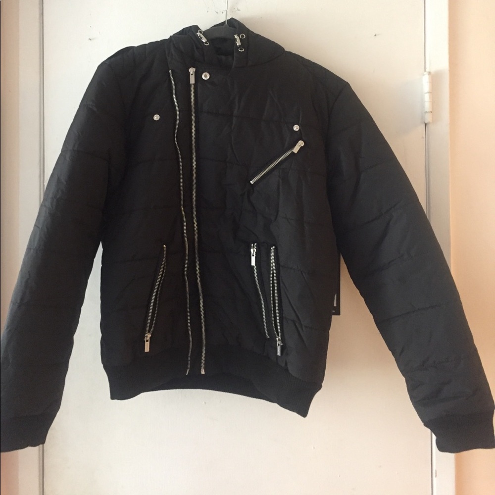 Stylish puffer/bomber jacket