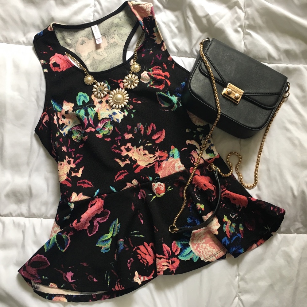Xhilaration sleeveless floral peplum top