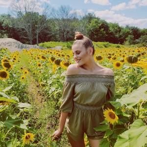 Meet your Posher, Nina