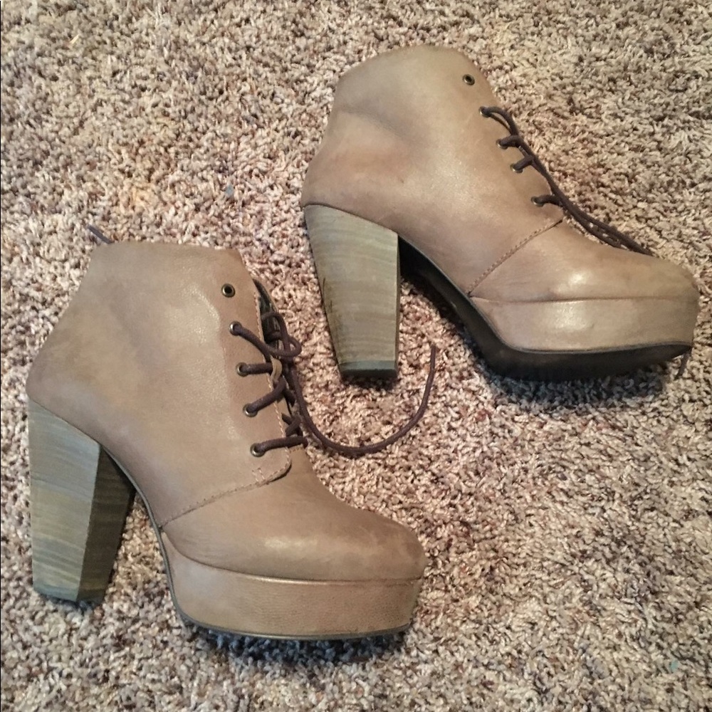 Taupe Steve Madden "Raspy" Bootie
