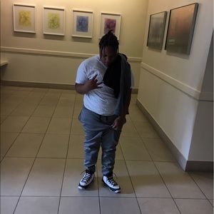 Meet your Posher, Tay