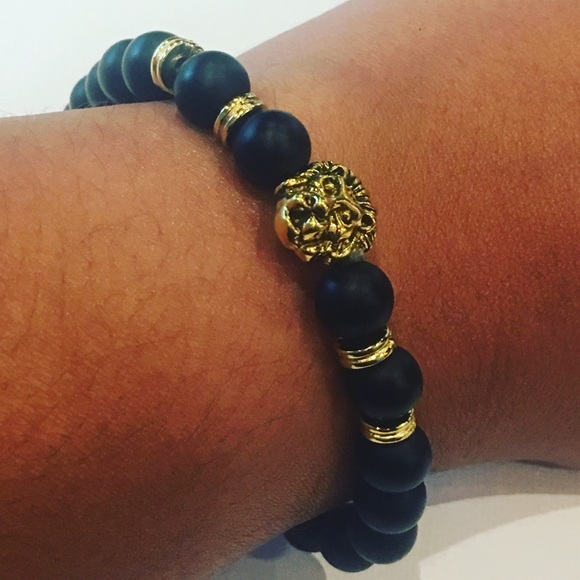 πLion Face Matte Lava Bead Bracelet - Picture 2 of 2