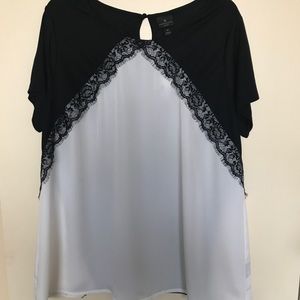 NWT black and white 1X Blouse