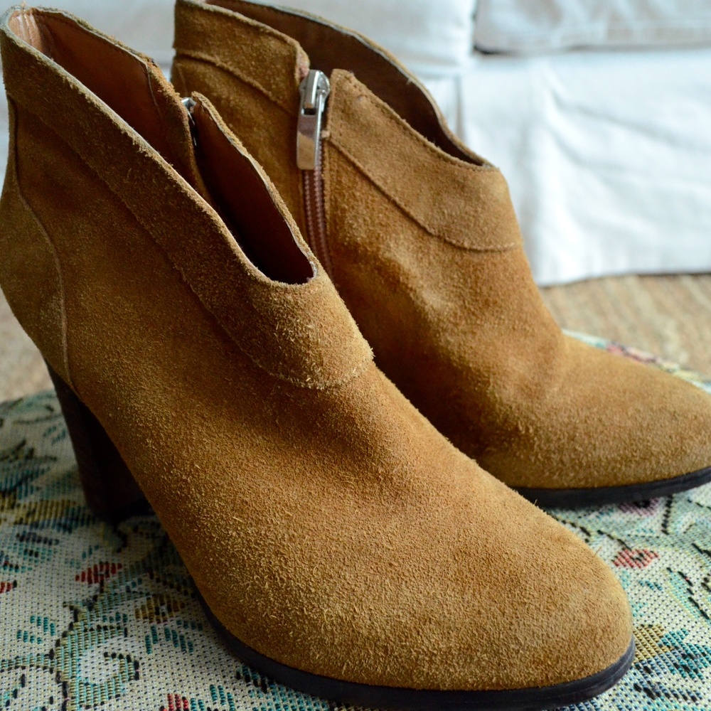 Crown Vintage Ankle Boots with 2" Heel