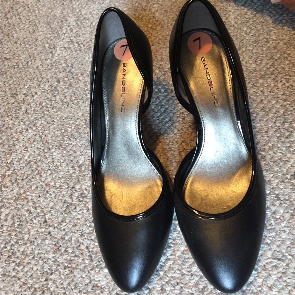 Classic suede black heels