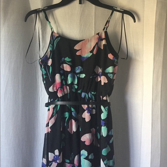 Flowered Dress - Picture 5 of 6