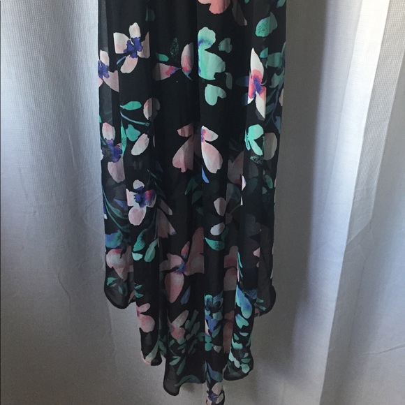 Flowered Dress - Picture 6 of 6