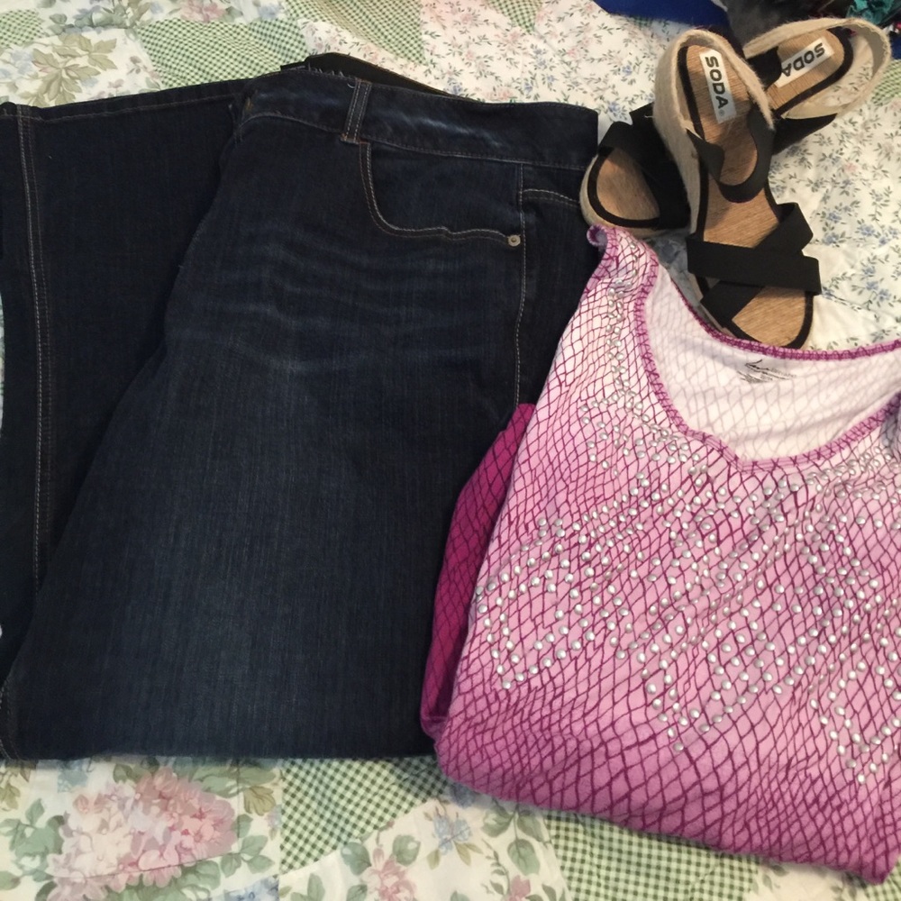 EUC TUMMY TIGHTENS CONTROL SIZE 22 SHORT JEANS