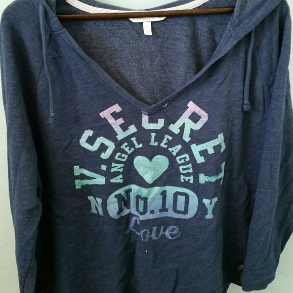 Victoria Secret Beach Sweater - Picture 1 of 2