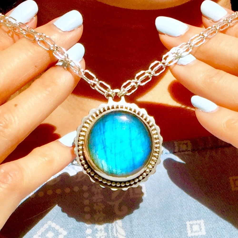 🔥SOLD!🔥STERLING SILVER LABRADORITE NECKLACE!💙
