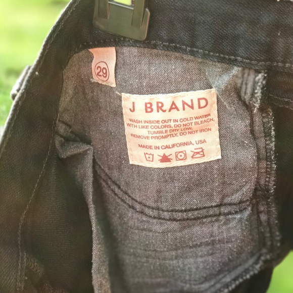 ✨Authentic✨ J Brand
Sachi Frayed Black Shorts - Picture 5 of 6