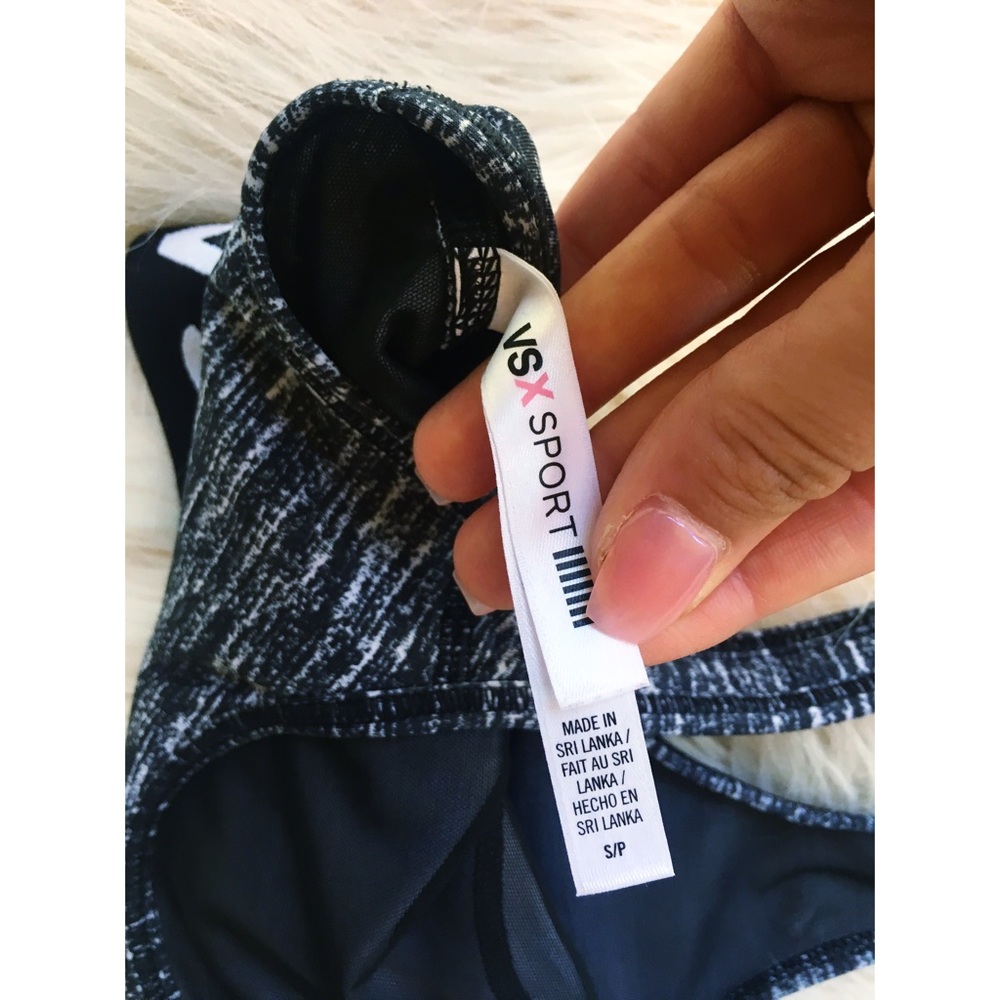 VS Sports Bra - Picture 2 of 2