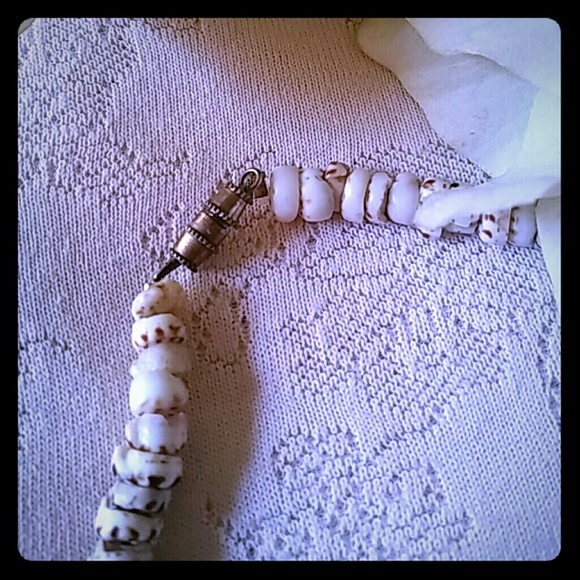 Vintage Pukka Shell Choker - Picture 5 of 5