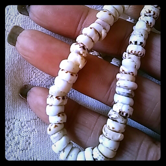 Vintage Pukka Shell Choker - Picture 4 of 5