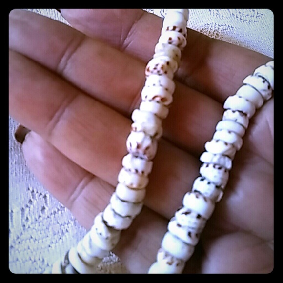 Vintage Pukka Shell Choker - Picture 3 of 5