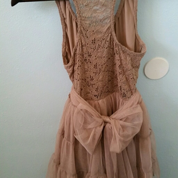 Tan Tulle and Lace dress - Picture 2 of 2