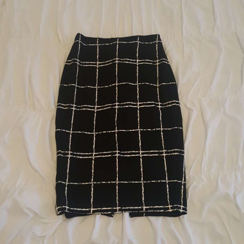 Checkered high-waist pencil skirt