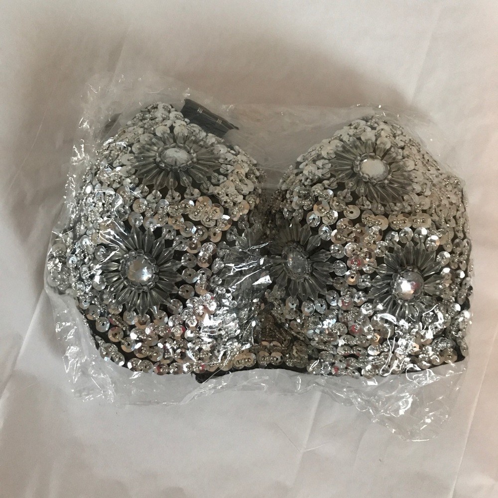 🎉HP🎊 NWT 38/B sequined and Beaded Silver Bra - Picture 2 of 5
