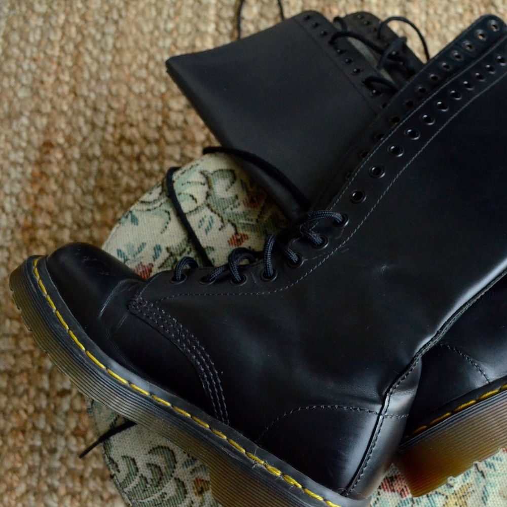Dr. Marten Combat Boots in Excellent Condition
