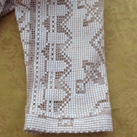 Linen and Lace top - Picture 4 of 5