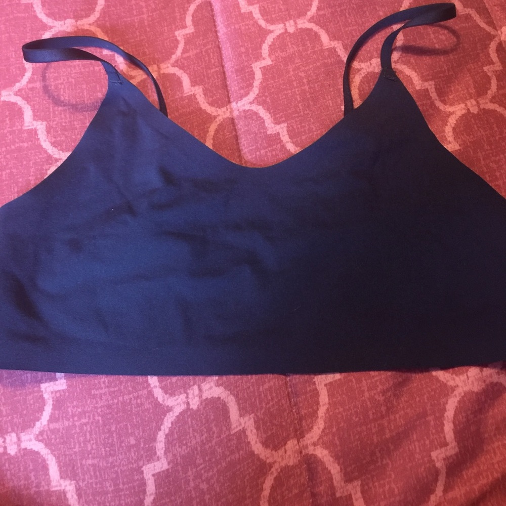 Pink bras - Picture 3 of 5