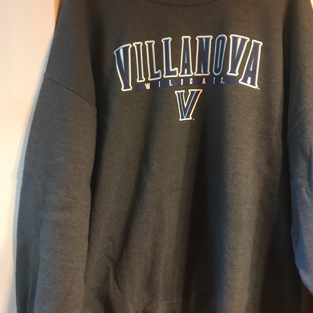 LIKE NEW Villanova sweatshirt