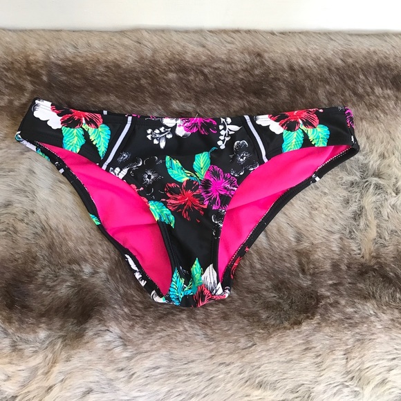 Target bikini bottoms - Picture 1 of 2