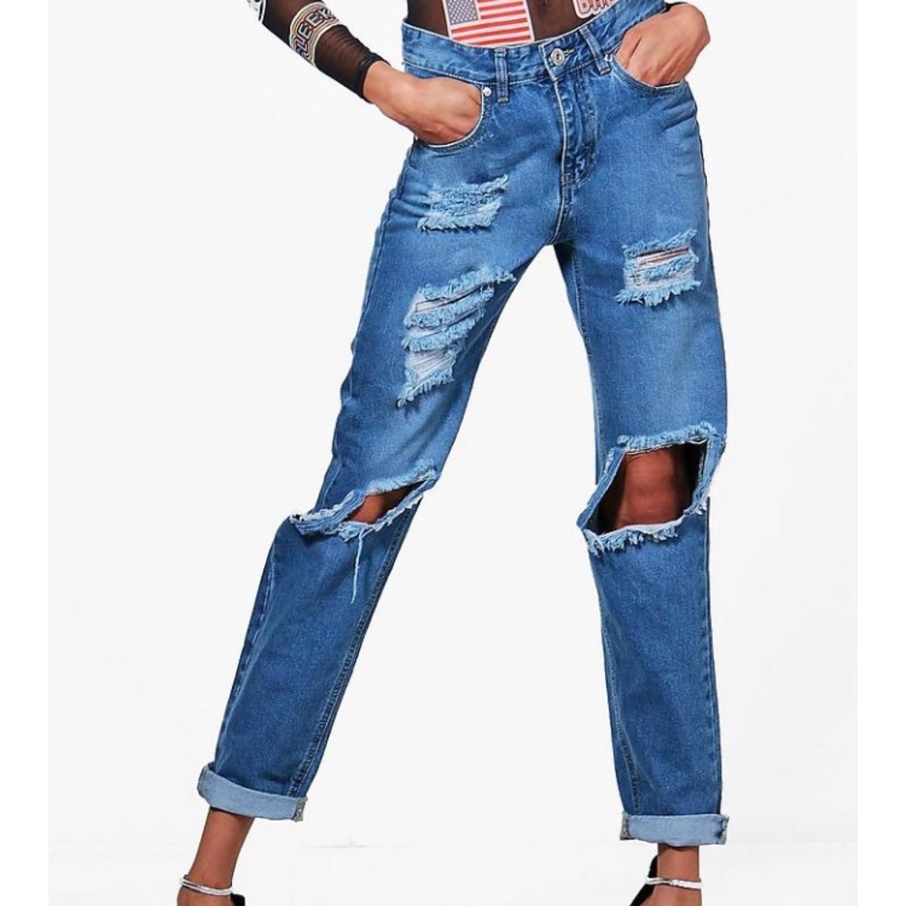 High waist distressed Mom Jeans-BRAND NEW w/ Tags