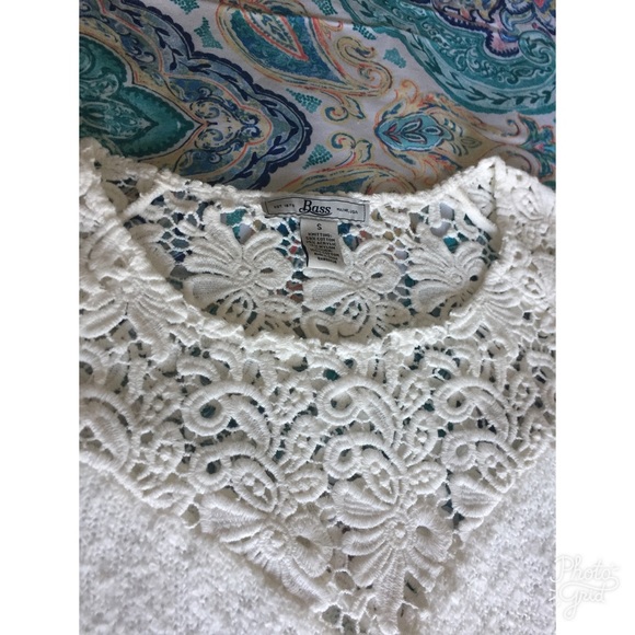 Sweater 🌸 - Picture 2 of 2