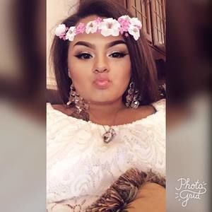 Meet your Posher, Zoé-rosenda