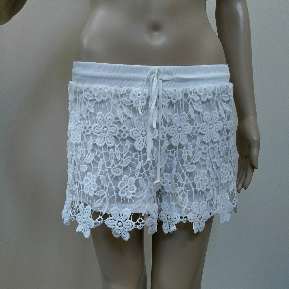 Stella Luce crochet shorts