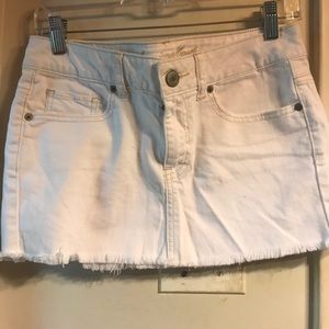 AMERICAN EAGLE WHITE JEAN SKIRT