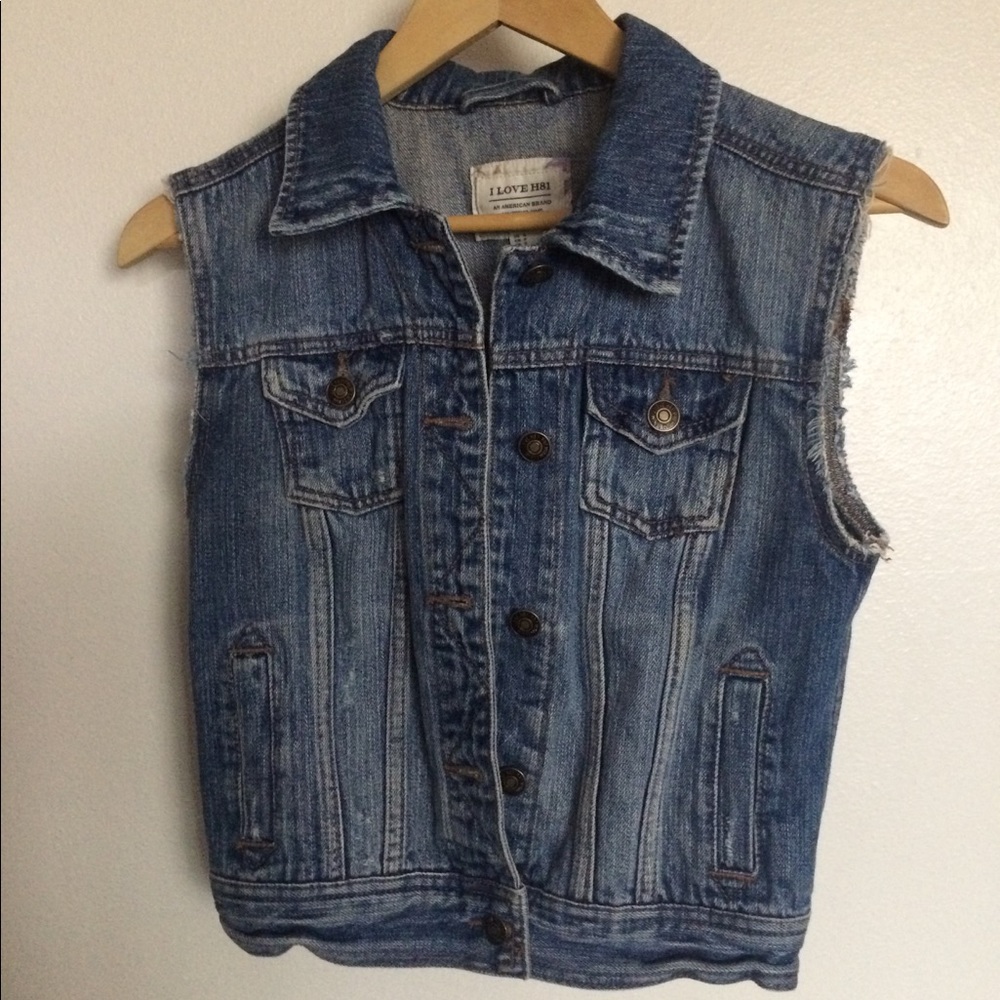 Sleeveless denim vest