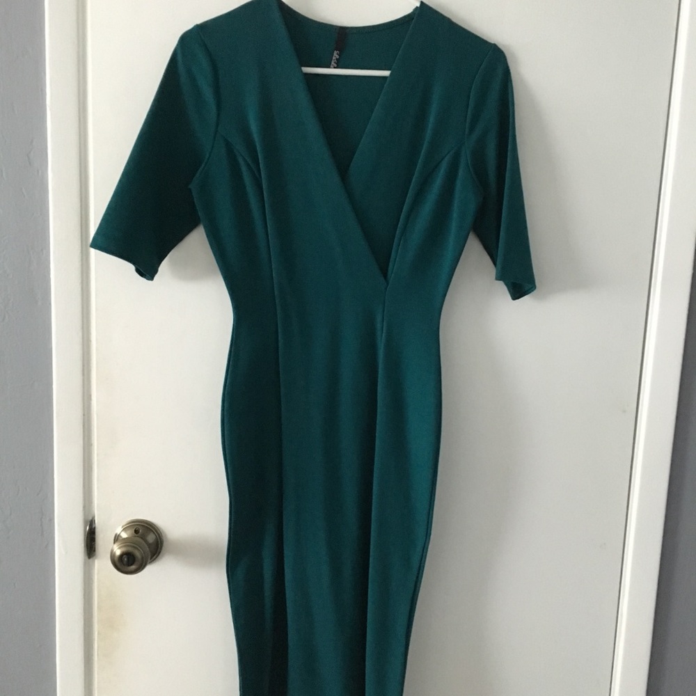 Lulu's Knee Length Green Dress