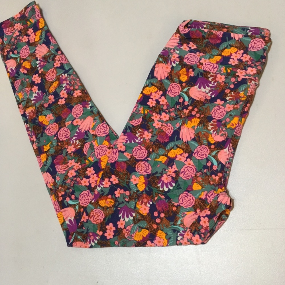 🆕 LuLaRoe One Size Leggings- Brand New!