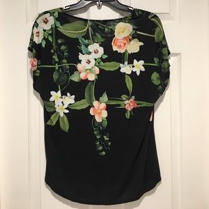 Ted Baker Secret Trellis V Neck Tee Black size 2