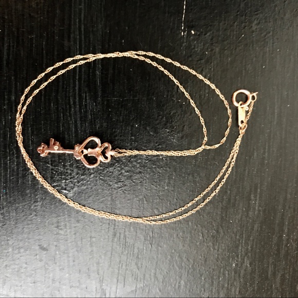 Gordon's Jewelers Key 10K Rose Gold  1/6 CT. T.W. - Picture 3 of 6