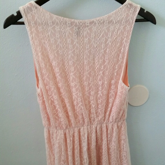 Lace High-Low dress - Picture 2 of 4